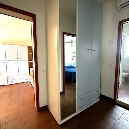 Willa Cozy With Garden And Pool Access Bibione