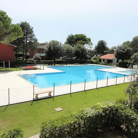 Cozy With Garden And Pool Access Bibione